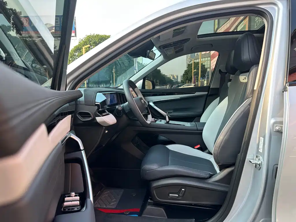 Geely Boyue L — миниатюра 7