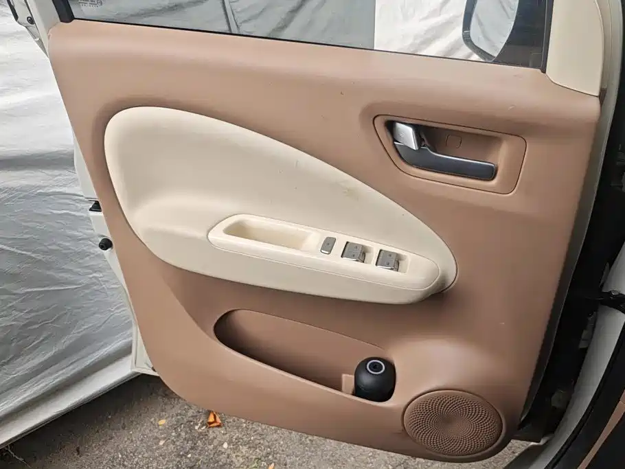 Wuling MINIEV — миниатюра 7