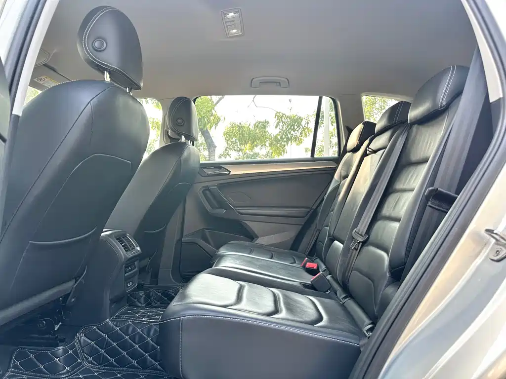 Volkswagen Tiguan L — миниатюра 12