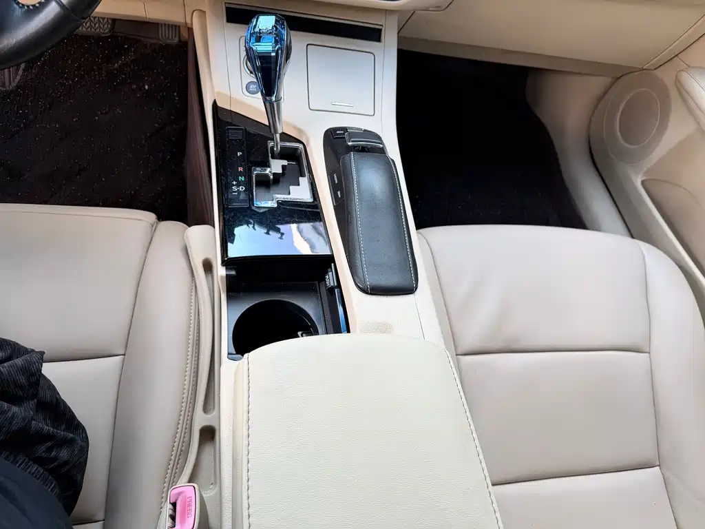 Lexus ES — миниатюра 12