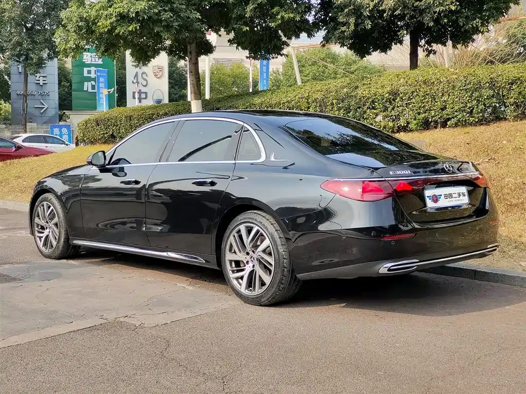 MERCEDES-BENZ E CLASS