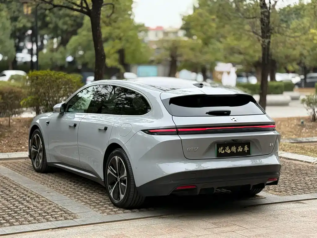 NIO NIO ET5T