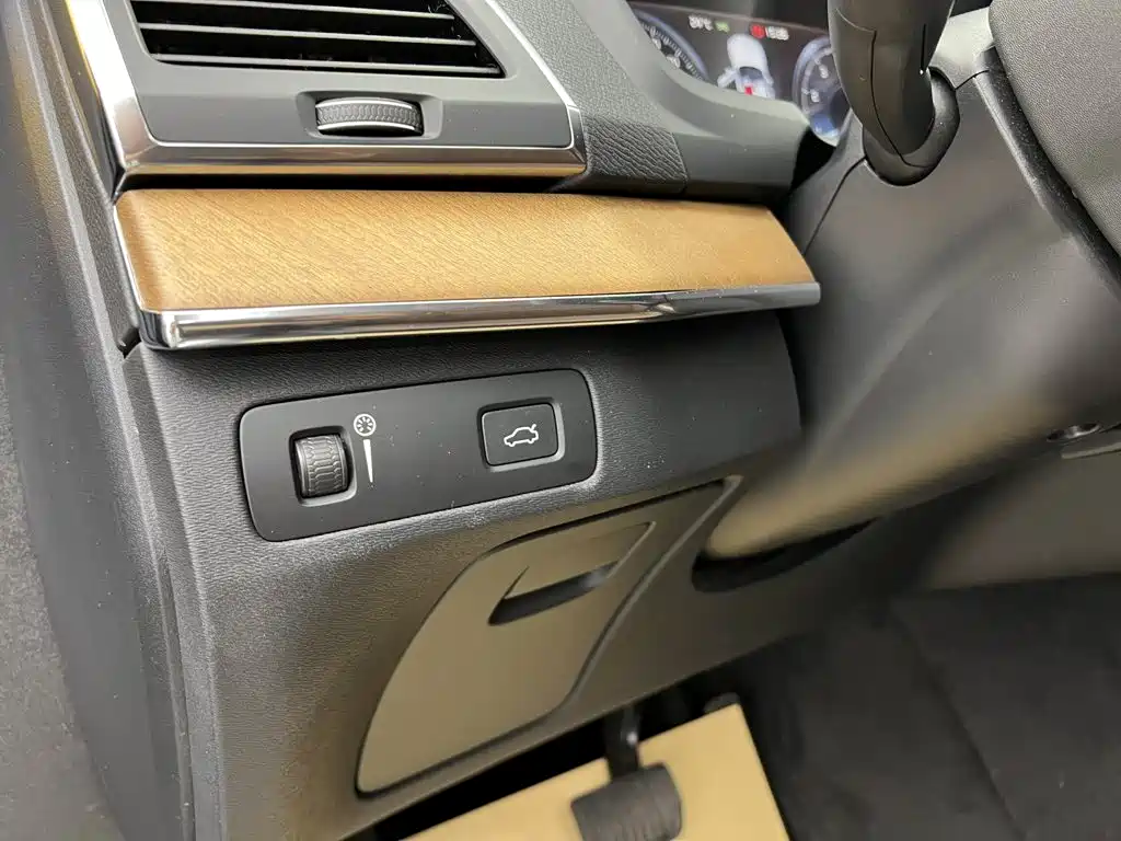 Volvo XC90 — миниатюра 33