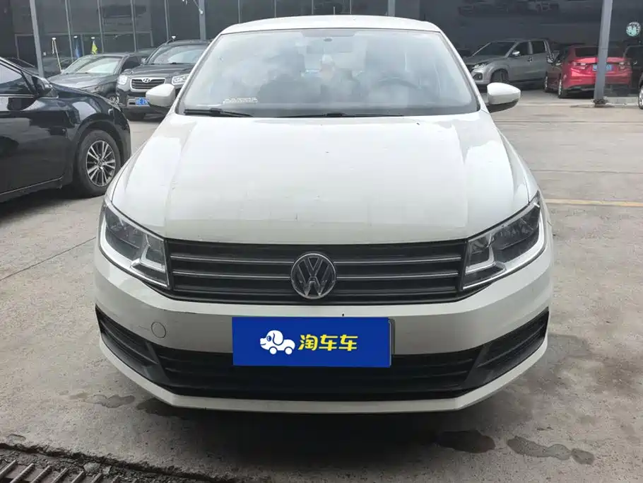 Volkswagen Santana — миниатюра 2