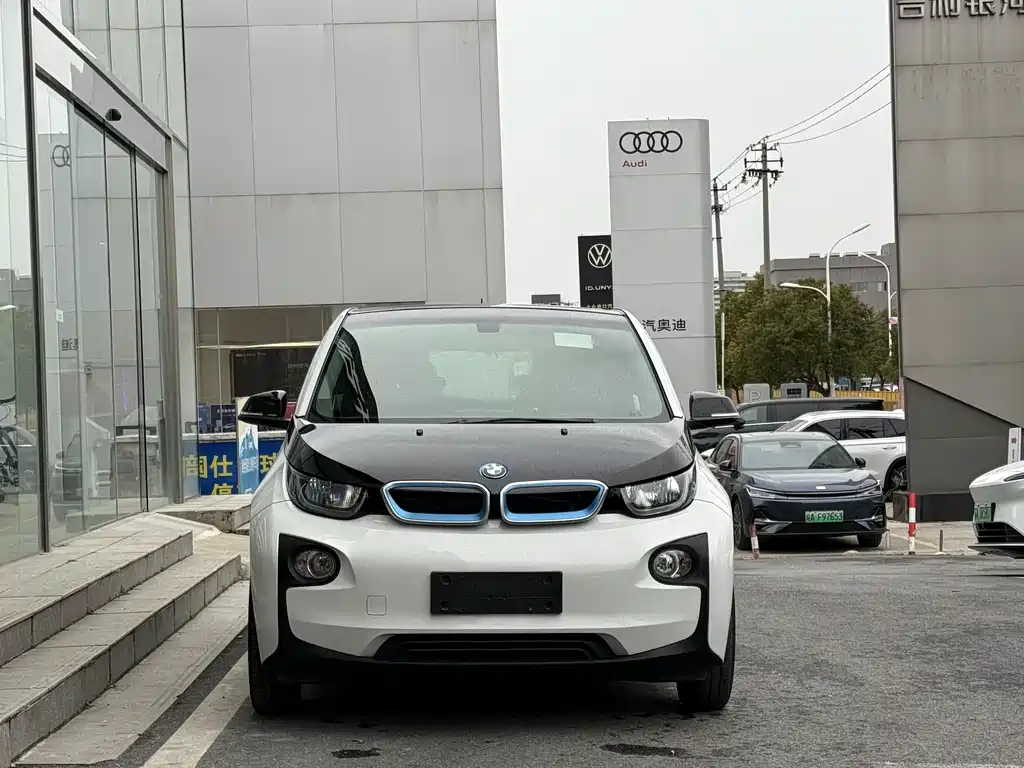 BMW I3