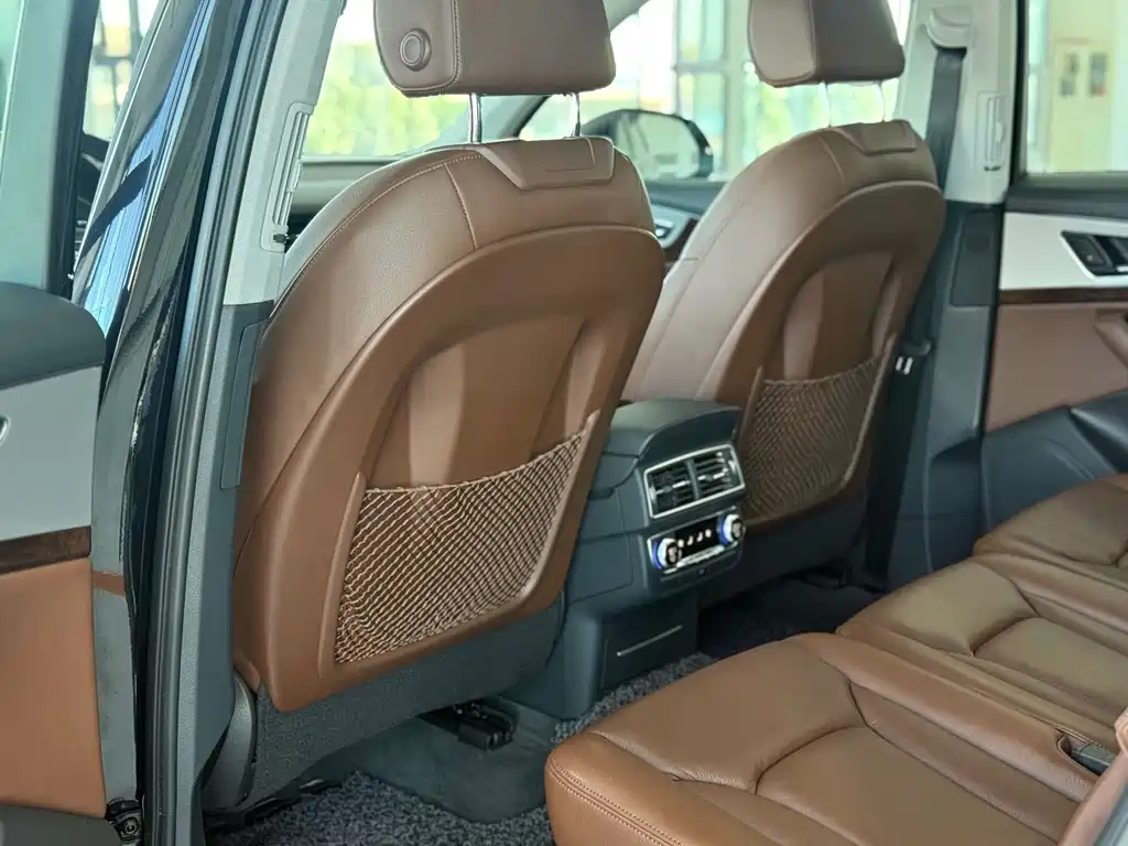 Audi Q7 — миниатюра 9