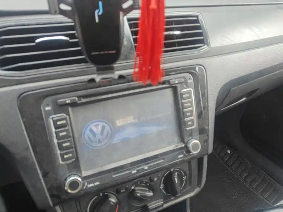Volkswagen Santana — миниатюра 13