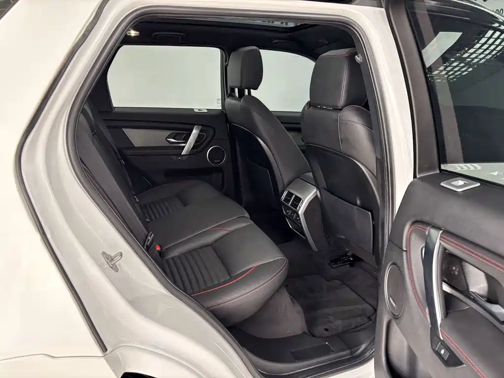Land Rover Discovery Sport — миниатюра 25
