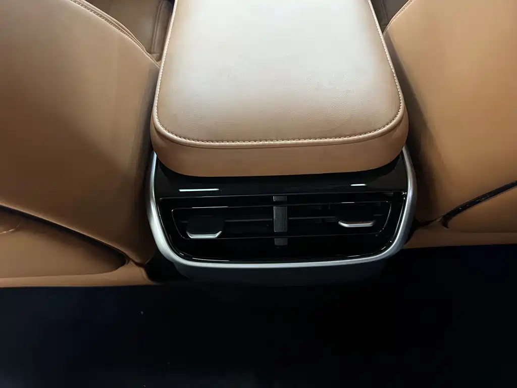 XPeng G9 — миниатюра 15