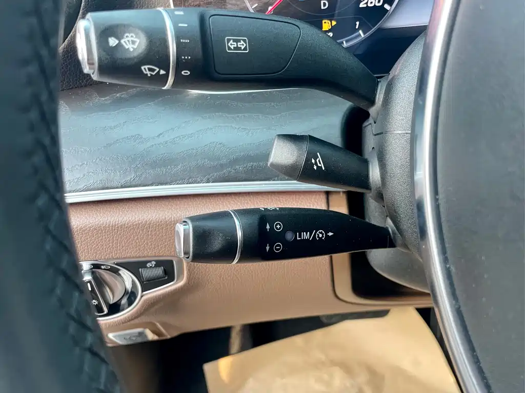 Mercedes-Benz E-Class — миниатюра 15