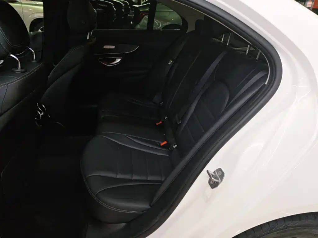 Mercedes-Benz C-Class — миниатюра 17