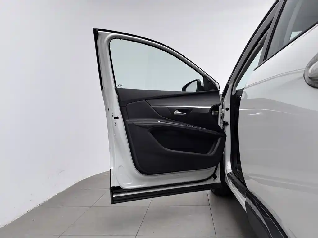 Peugeot 4008 — миниатюра 8