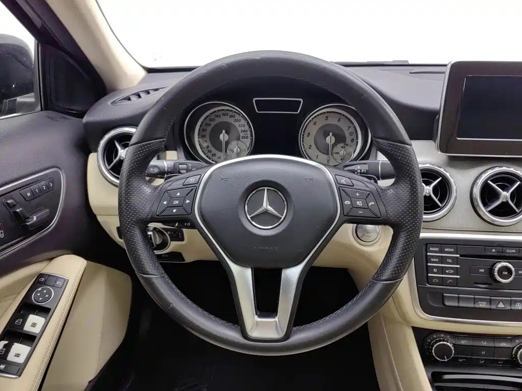 Mercedes-Benz GLA — миниатюра 11