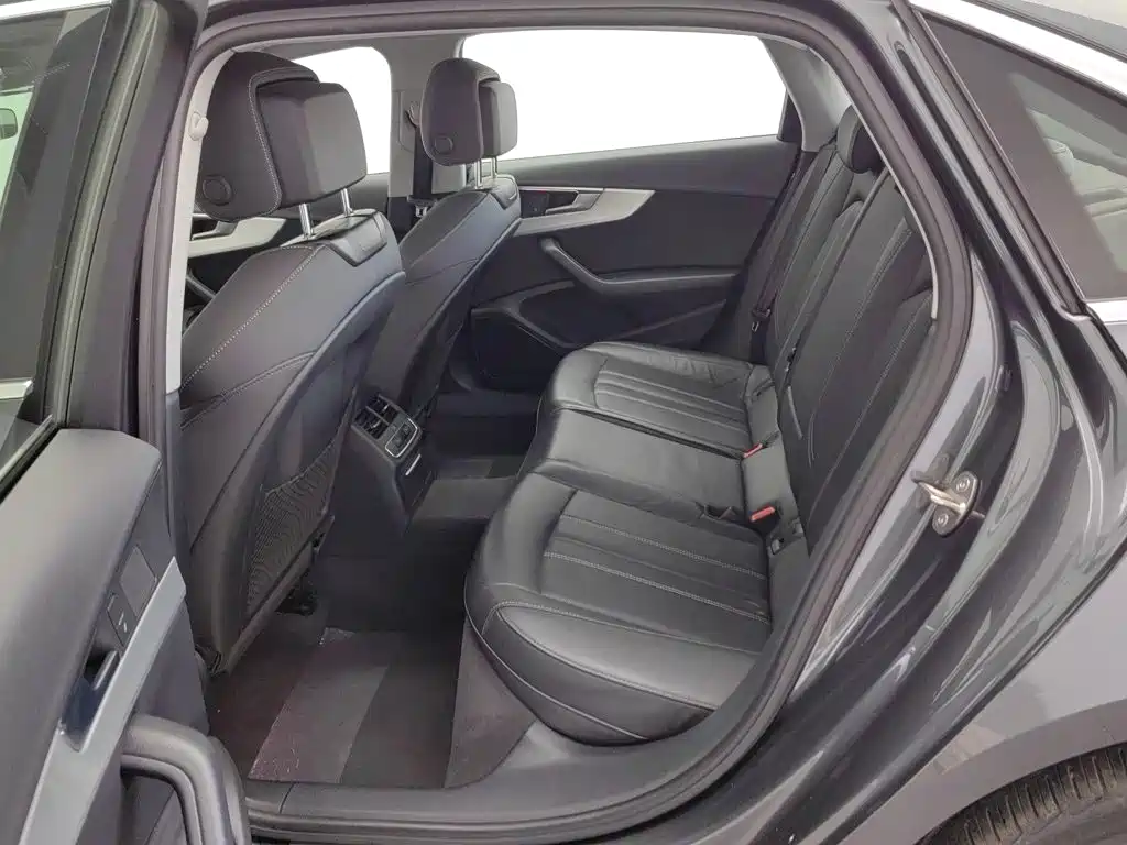 Audi A4L — миниатюра 15