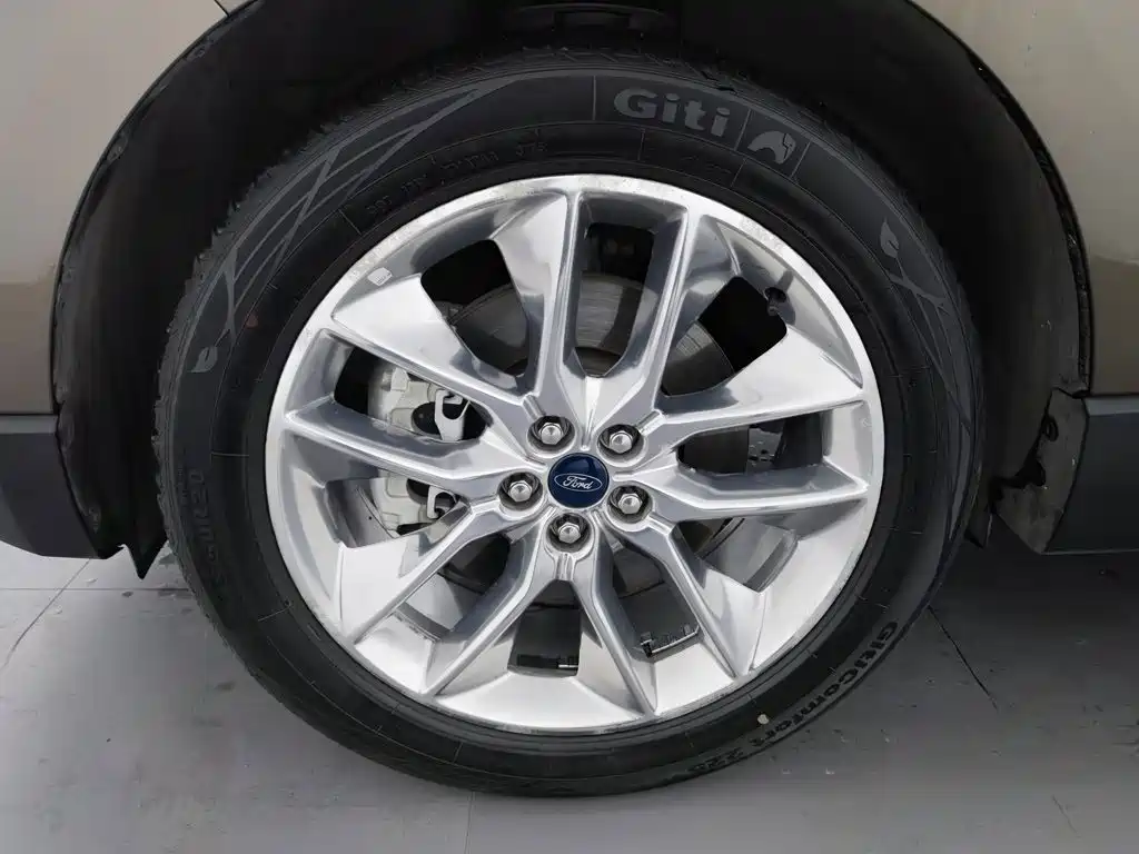 Ford Edge — миниатюра 17
