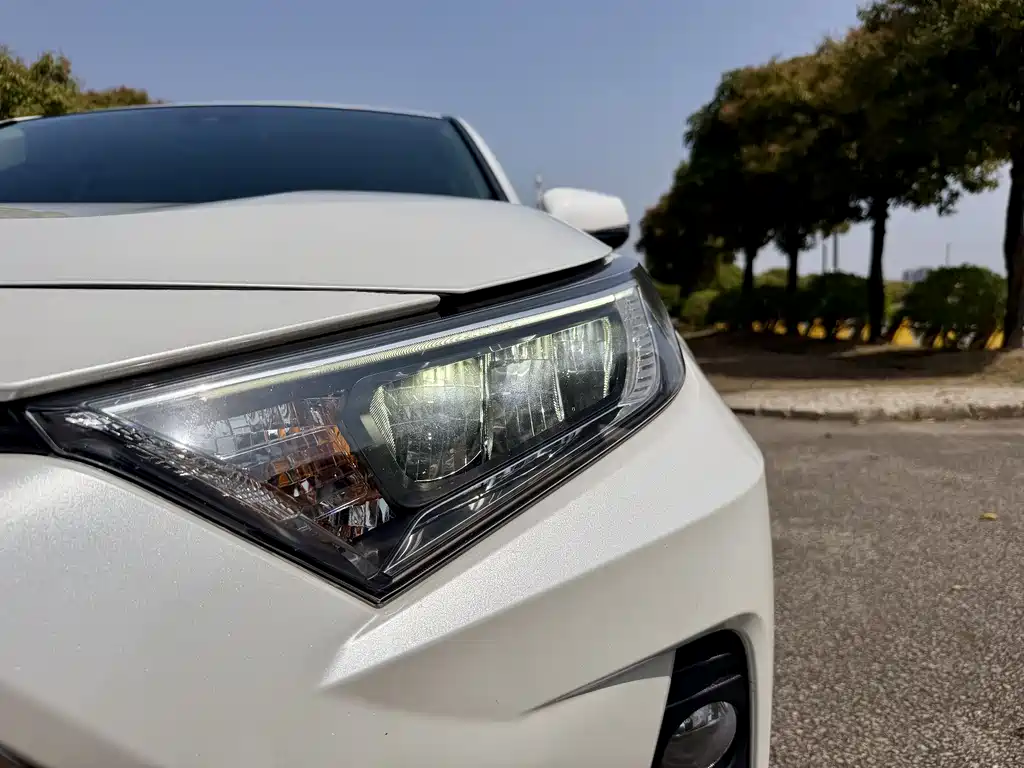 TOYOTA RAV4 RONGFANG