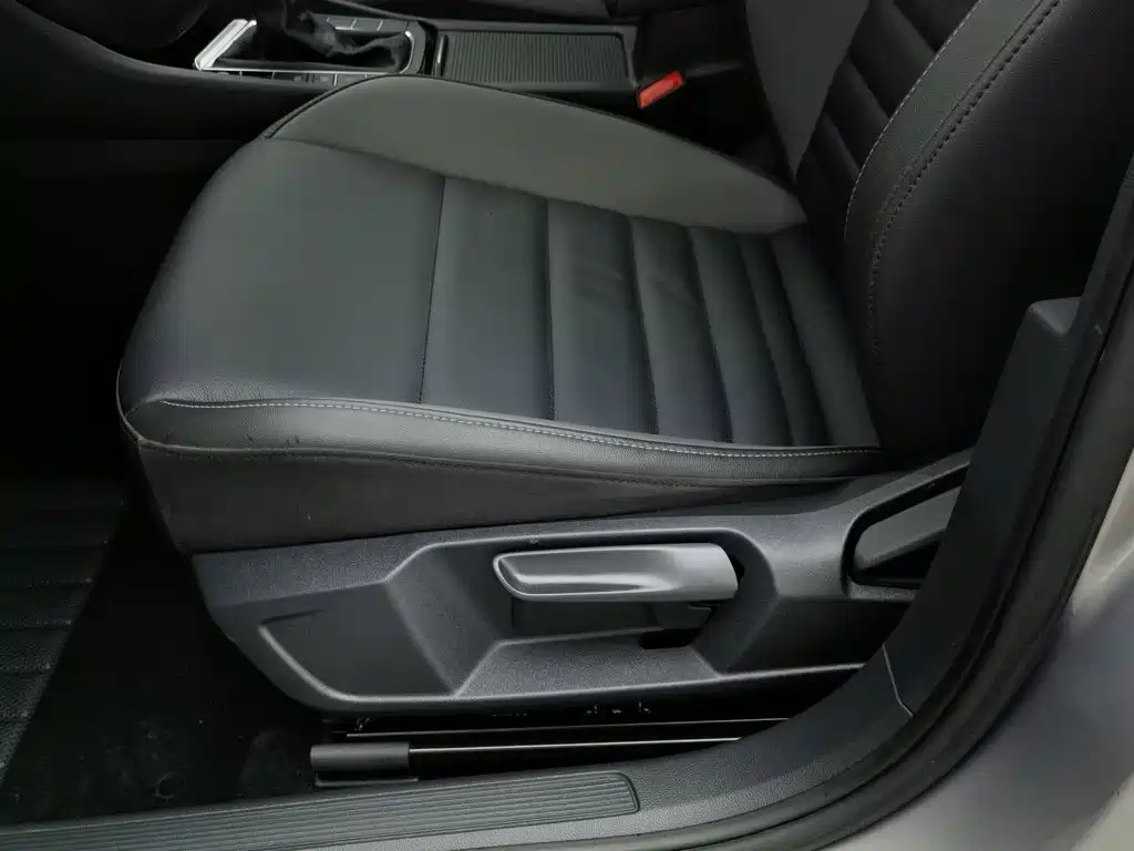 Volkswagen Sagitar — миниатюра 20