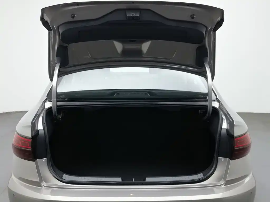 Volkswagen Sagitar — миниатюра 16