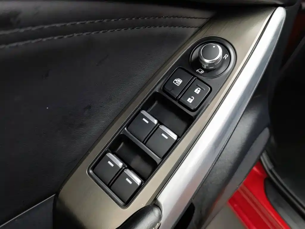 Mazda Atenza — миниатюра 9