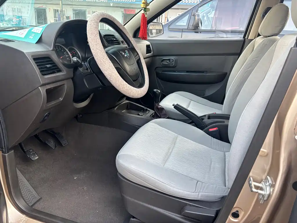 Wuling Hongguang — миниатюра 12