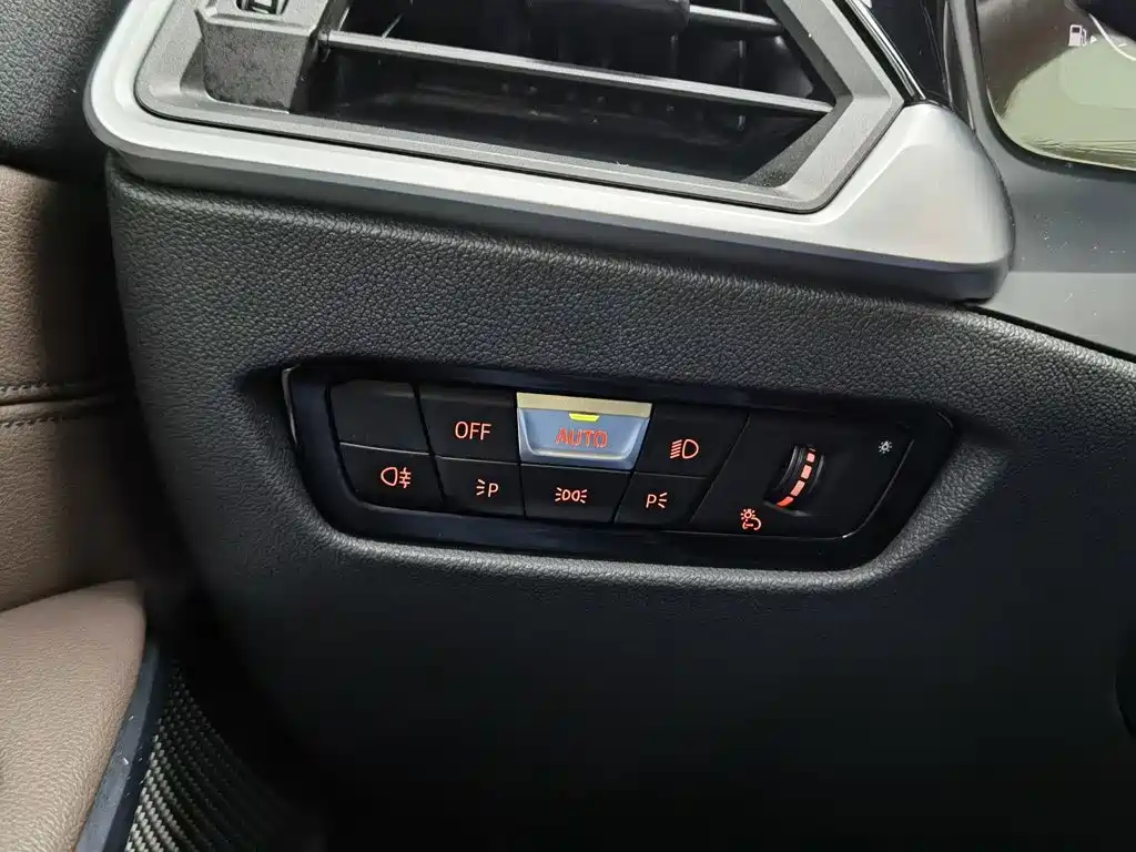 BMW 3 Series — миниатюра 21