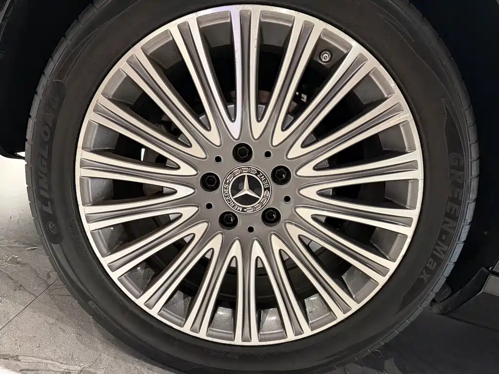 Mercedes-Benz E-Class — миниатюра 14