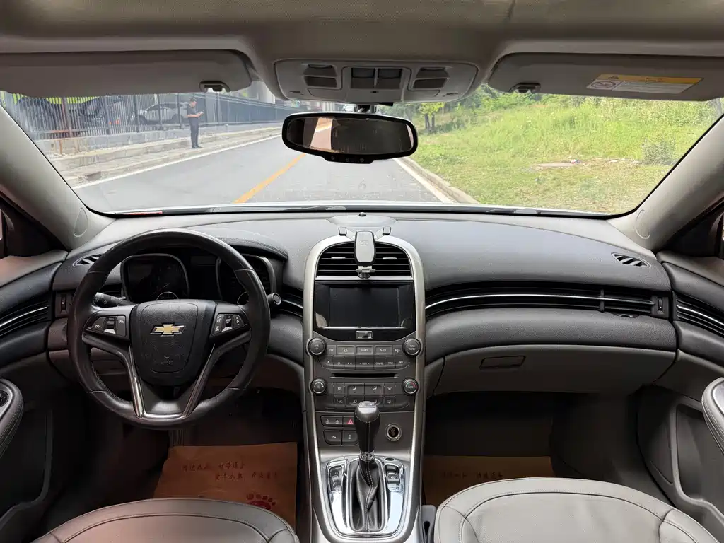 Chevrolet Malibu 2012 2.0L AT Luxury