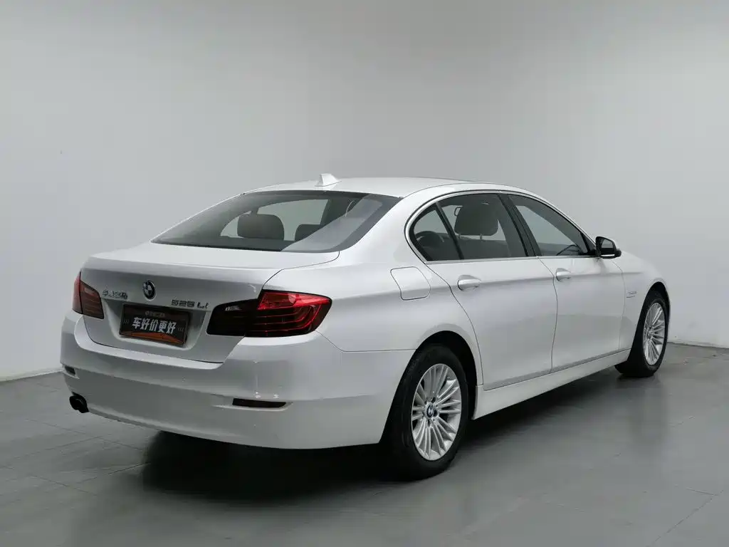 BMW 5 Series — миниатюра 2