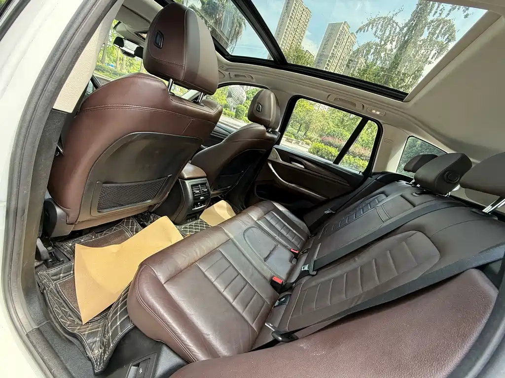 BMW X3 — миниатюра 9