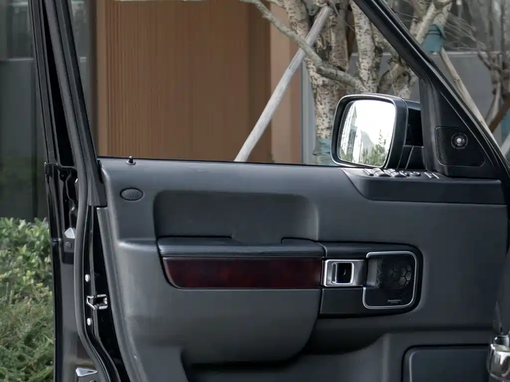 Land Rover Range Rover — миниатюра 12