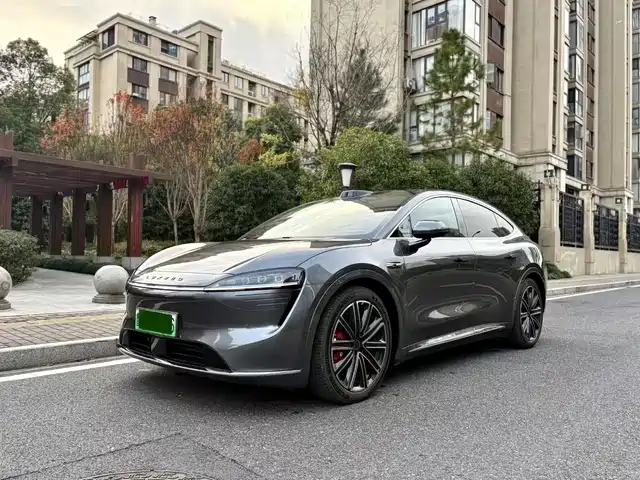 AITO WISDOM WORLD R7 2025