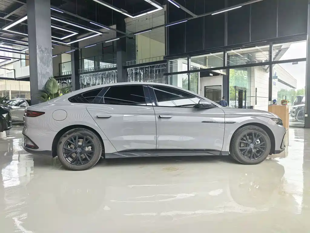 BYD Han — миниатюра 16