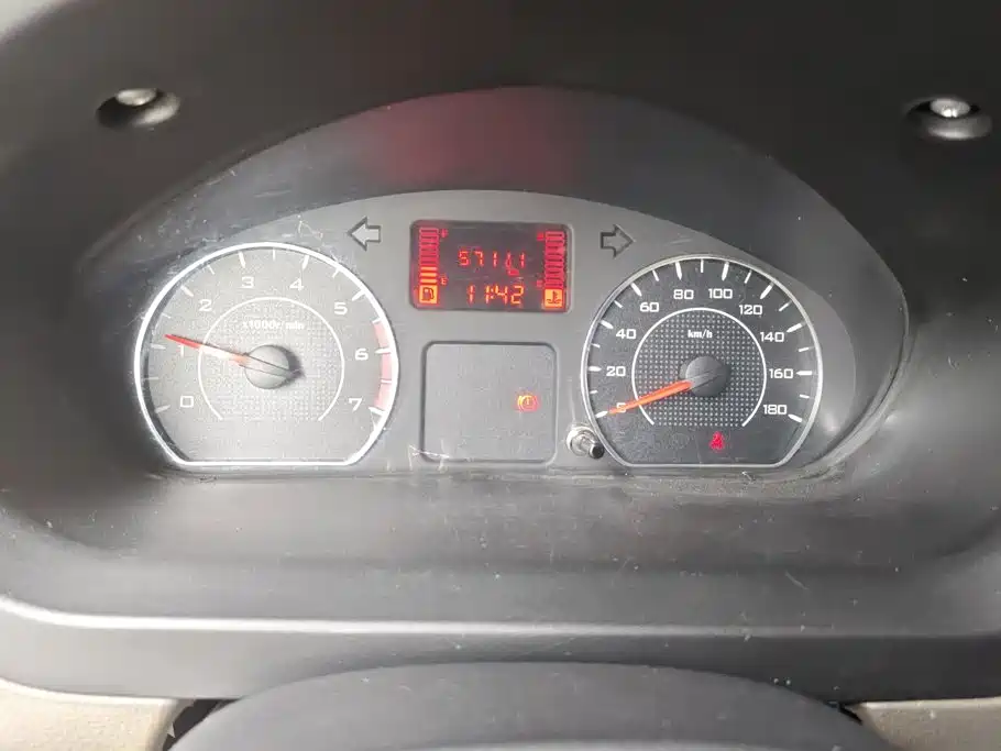 Wuling Rongguang V — миниатюра 14