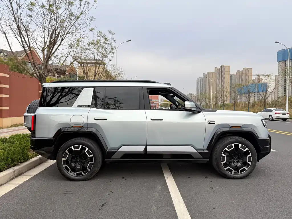 Fangchengbao Leopard 8 8 2025 Flagship 7 мест