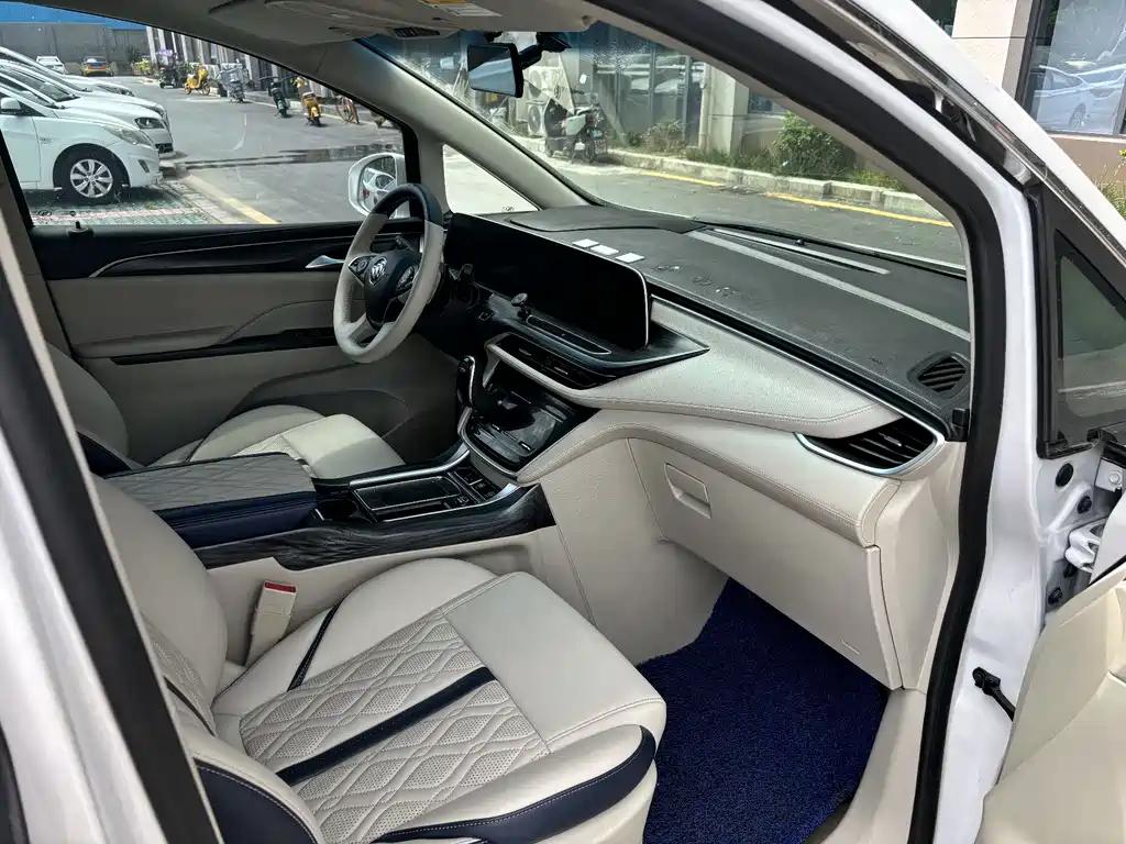 Buick GL8 — миниатюра 12