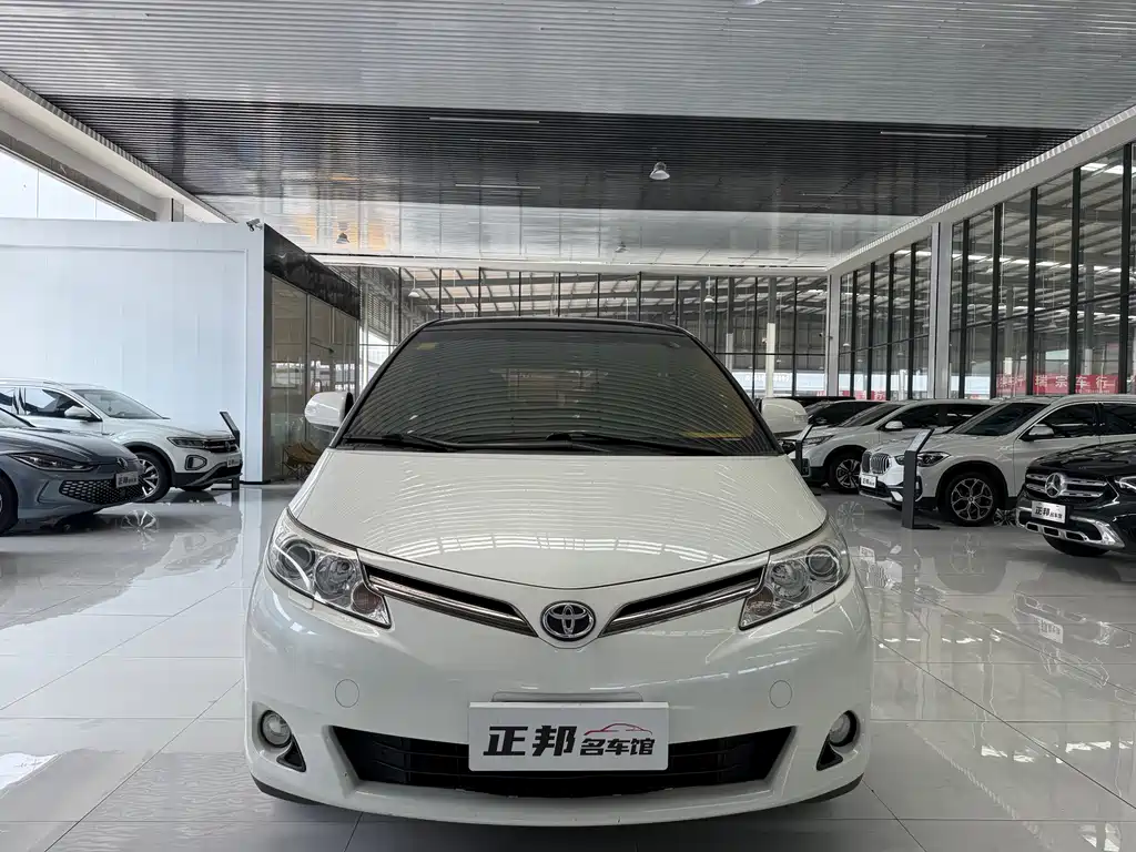Toyota Previa — миниатюра 2