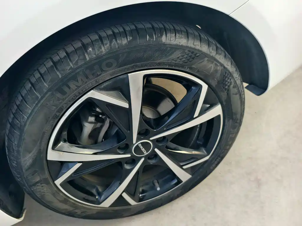 Roewe i5 — миниатюра 11