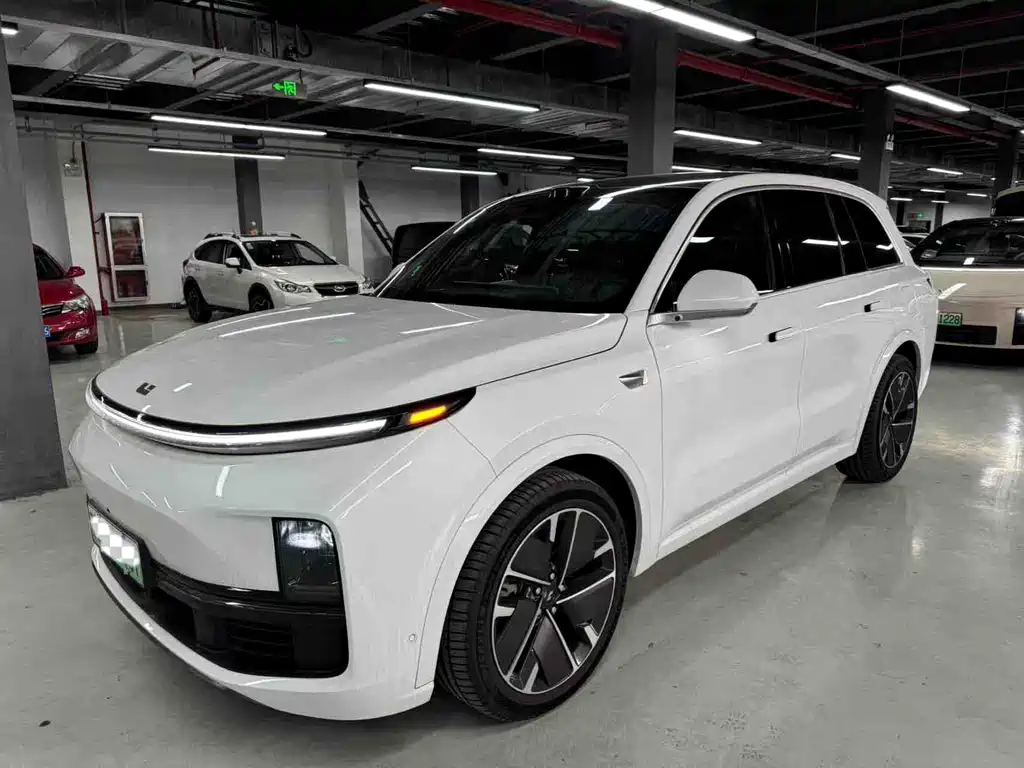 Li Auto Li L8 2025