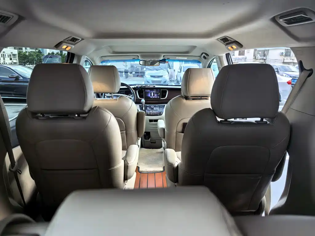 Buick GL8 — миниатюра 7