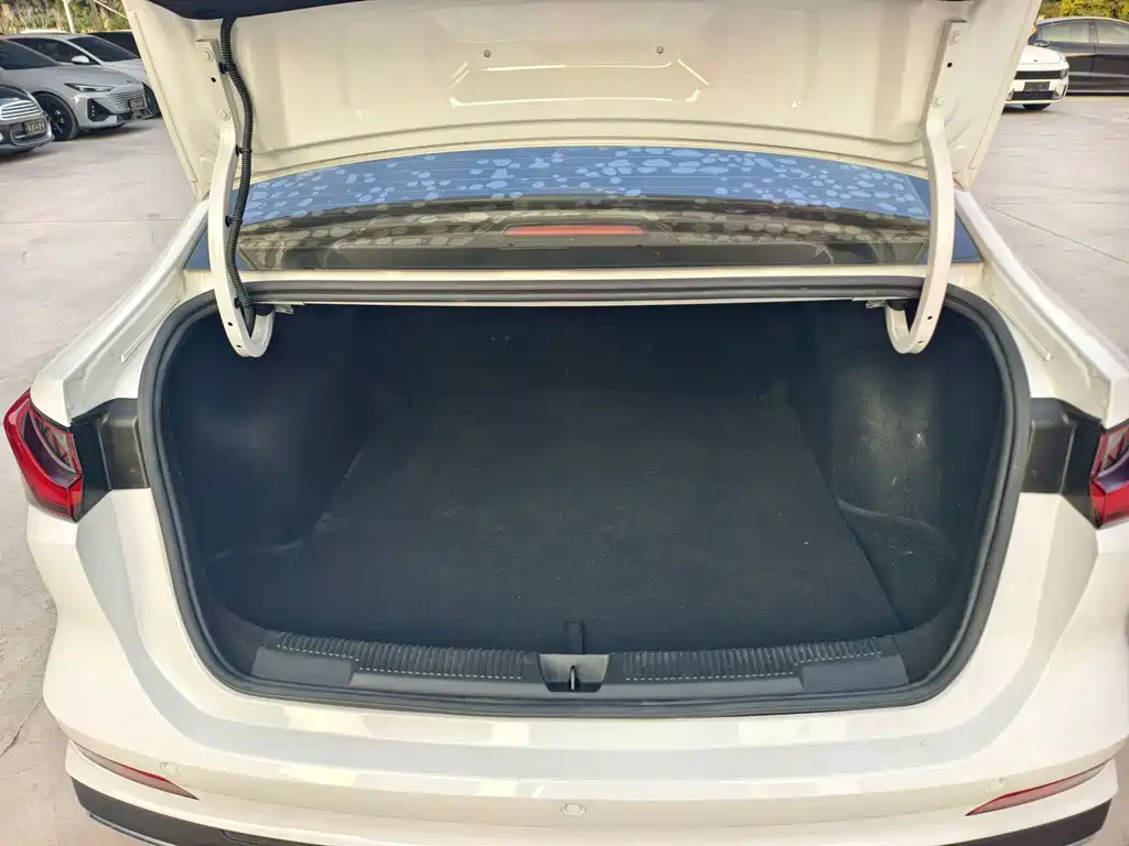 Roewe i5 — миниатюра 10