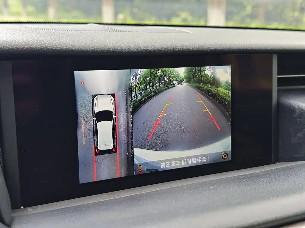 Lexus IS 2017 300 Lead