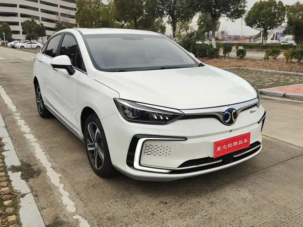 BAIC BEIJING EU5