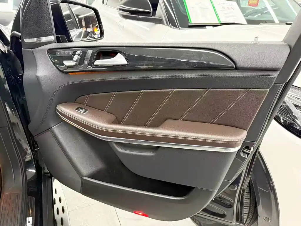 Mercedes-Benz GLS AMG — миниатюра 10