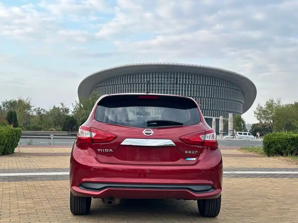 Nissan Tiida — миниатюра 5