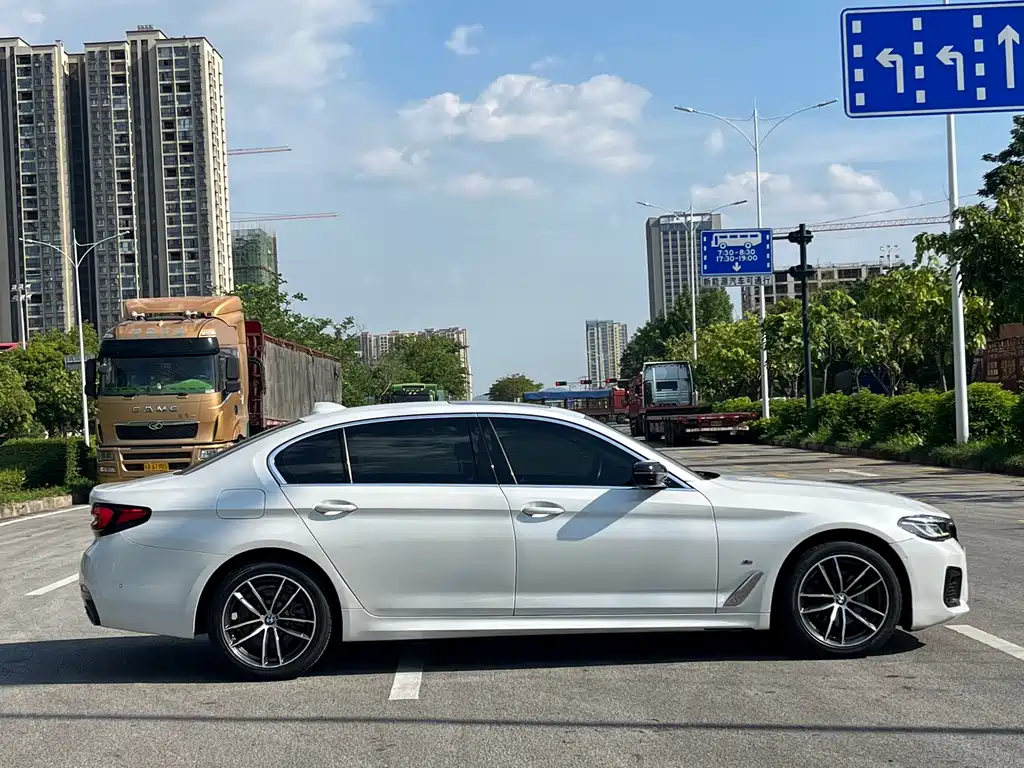 BMW 5 Series 5 2022 525Li M Sport
