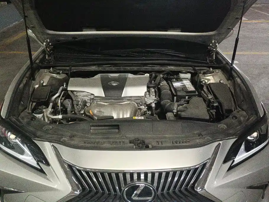 Lexus ES — миниатюра 10
