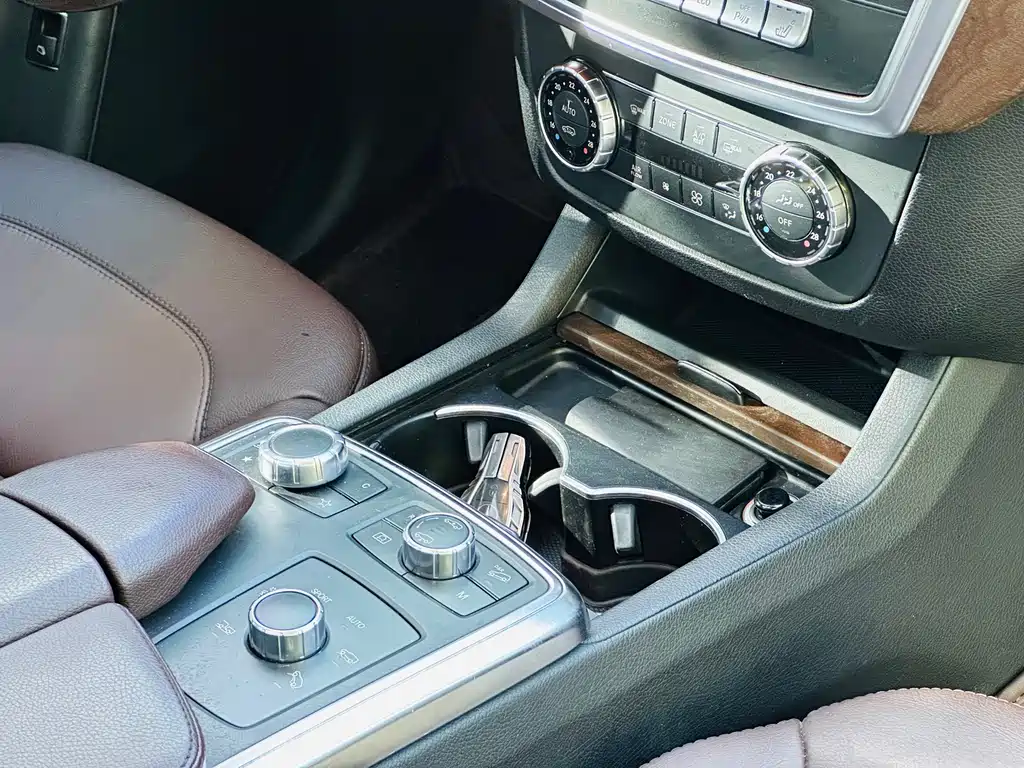 Mercedes-Benz GL-Class — миниатюра 13