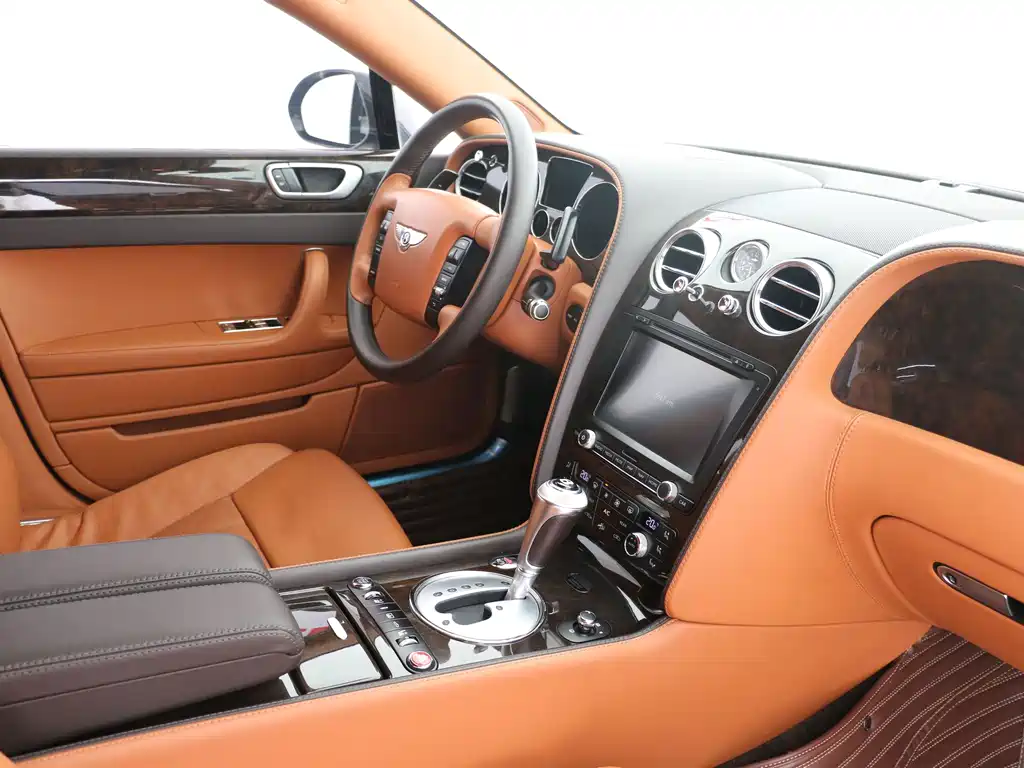 Bentley Flying Spur — миниатюра 6