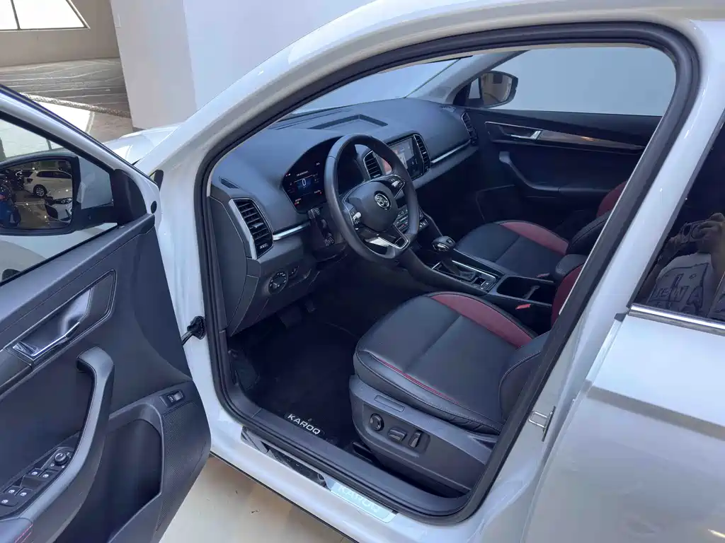 Skoda Karoq 2023 TSI280