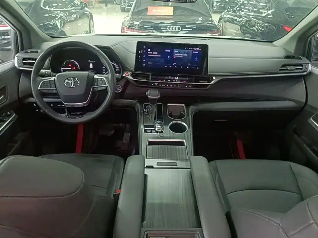 Toyota Sienna 2023 2.5L Luxury
